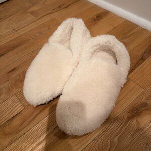 CLOUDNINE SHEEPSKIN SLIPPERS - Size 9 Women's Luna Slipper